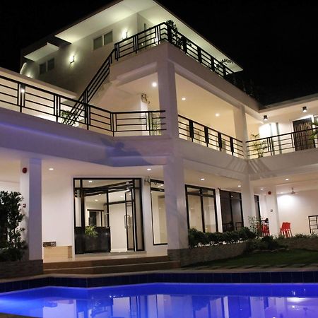 Be-Ing Suites Davao City Esterno foto