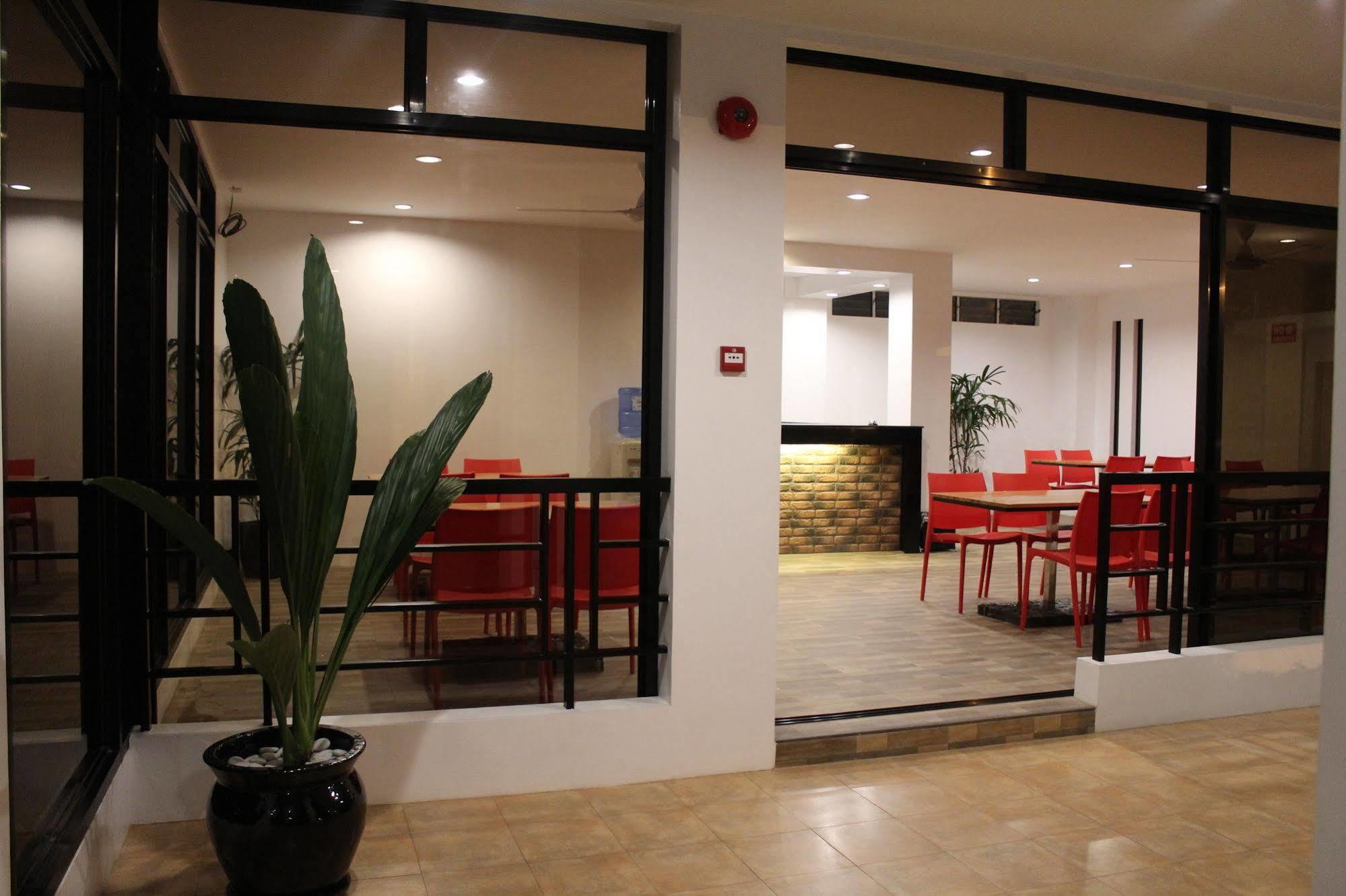 Be-Ing Suites Davao City Esterno foto