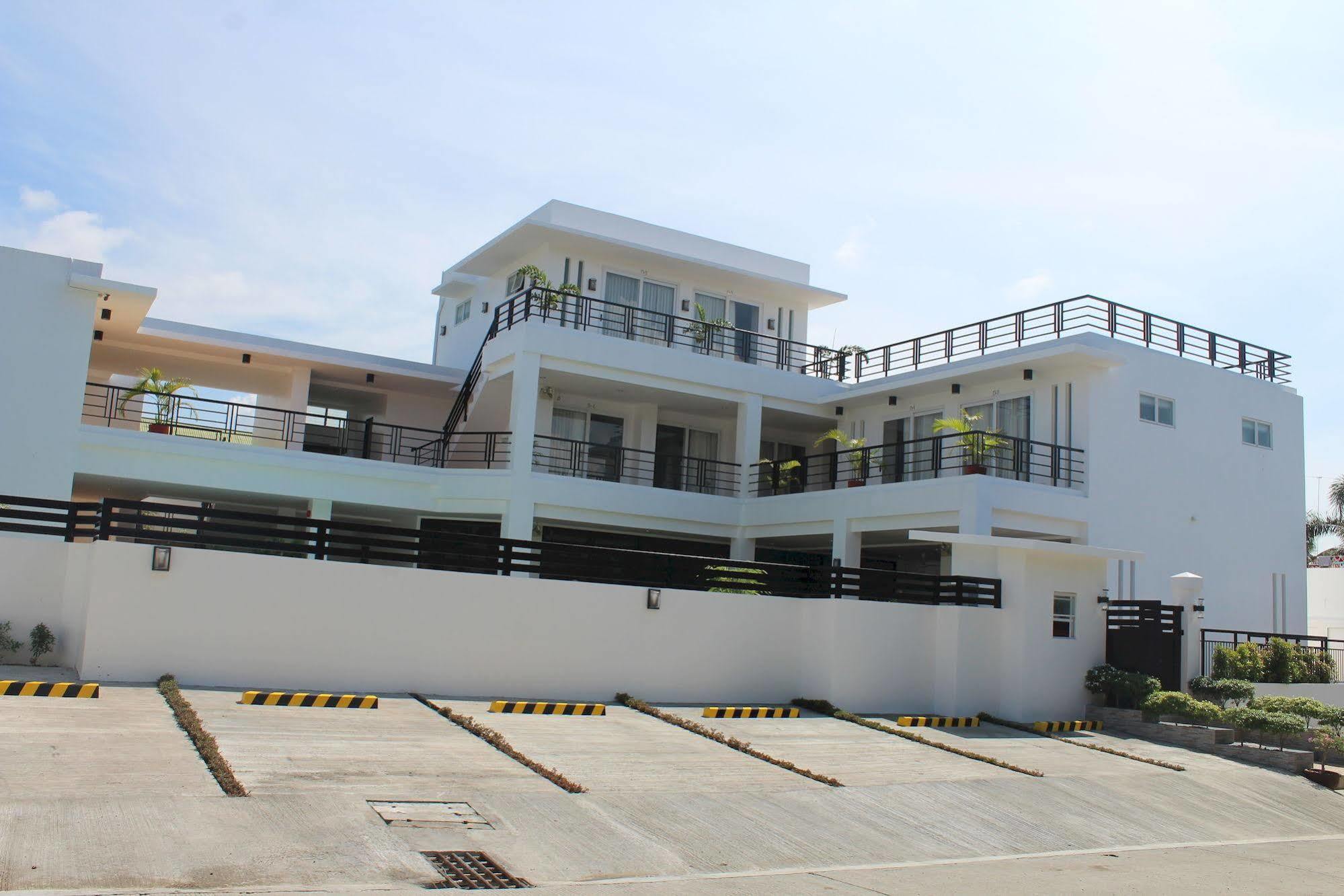 Be-Ing Suites Davao City Esterno foto